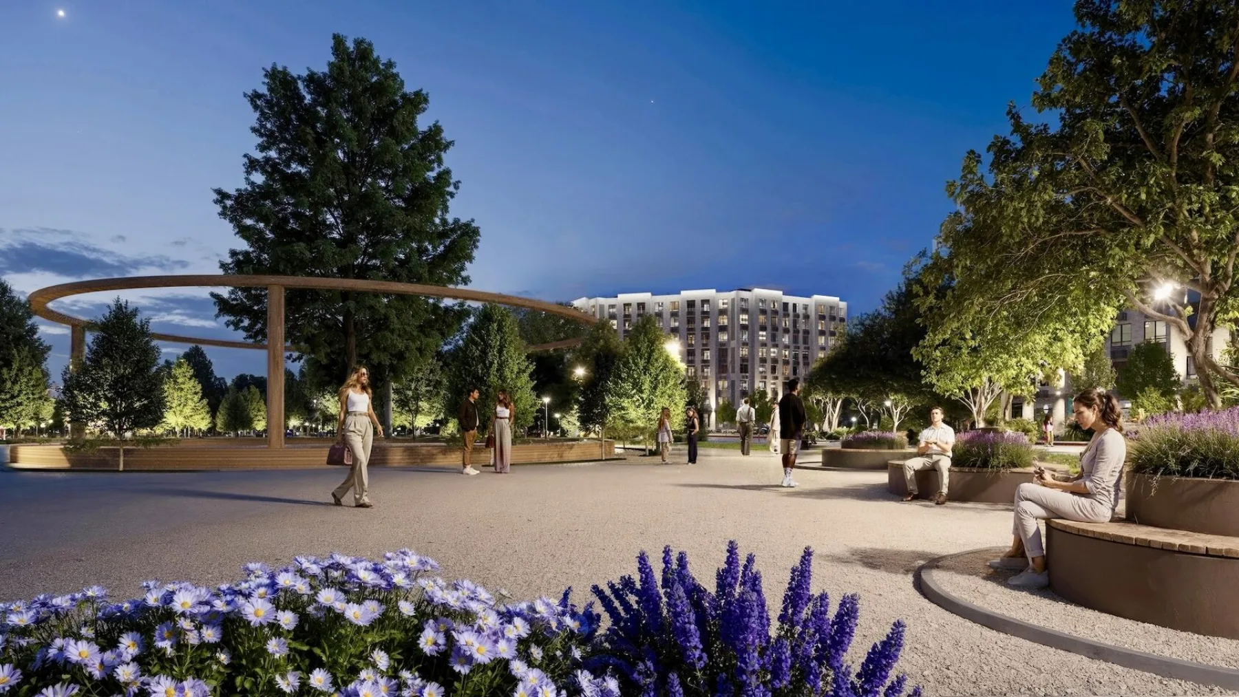 Вечерний парк у жилых домов